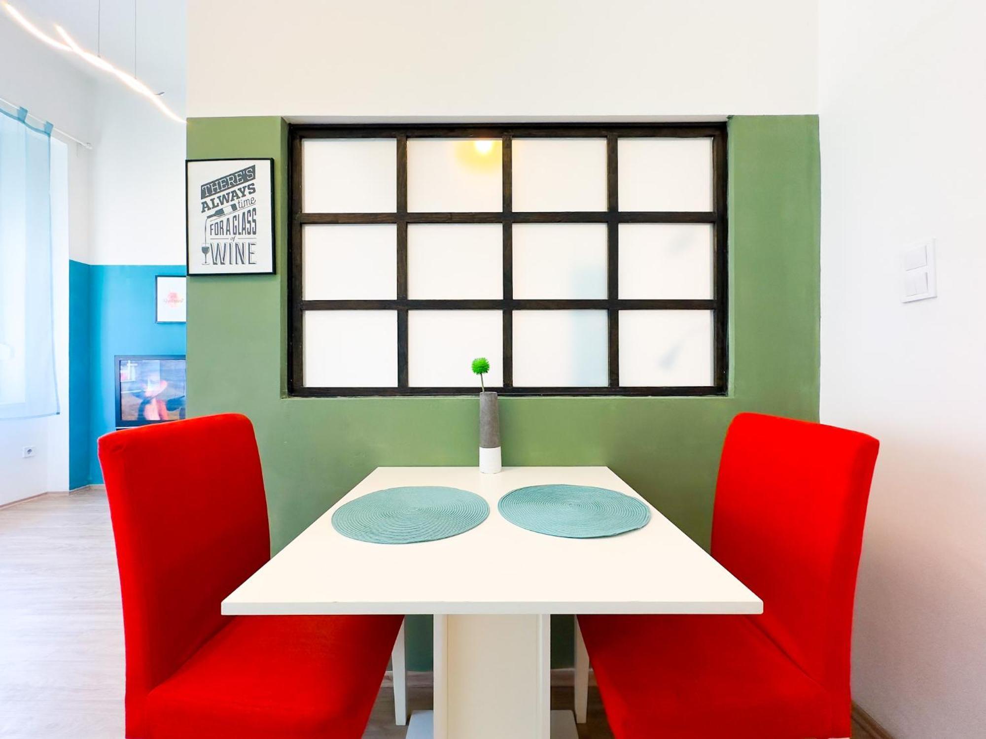 Spacious Buda Air Conditioning Apartamento