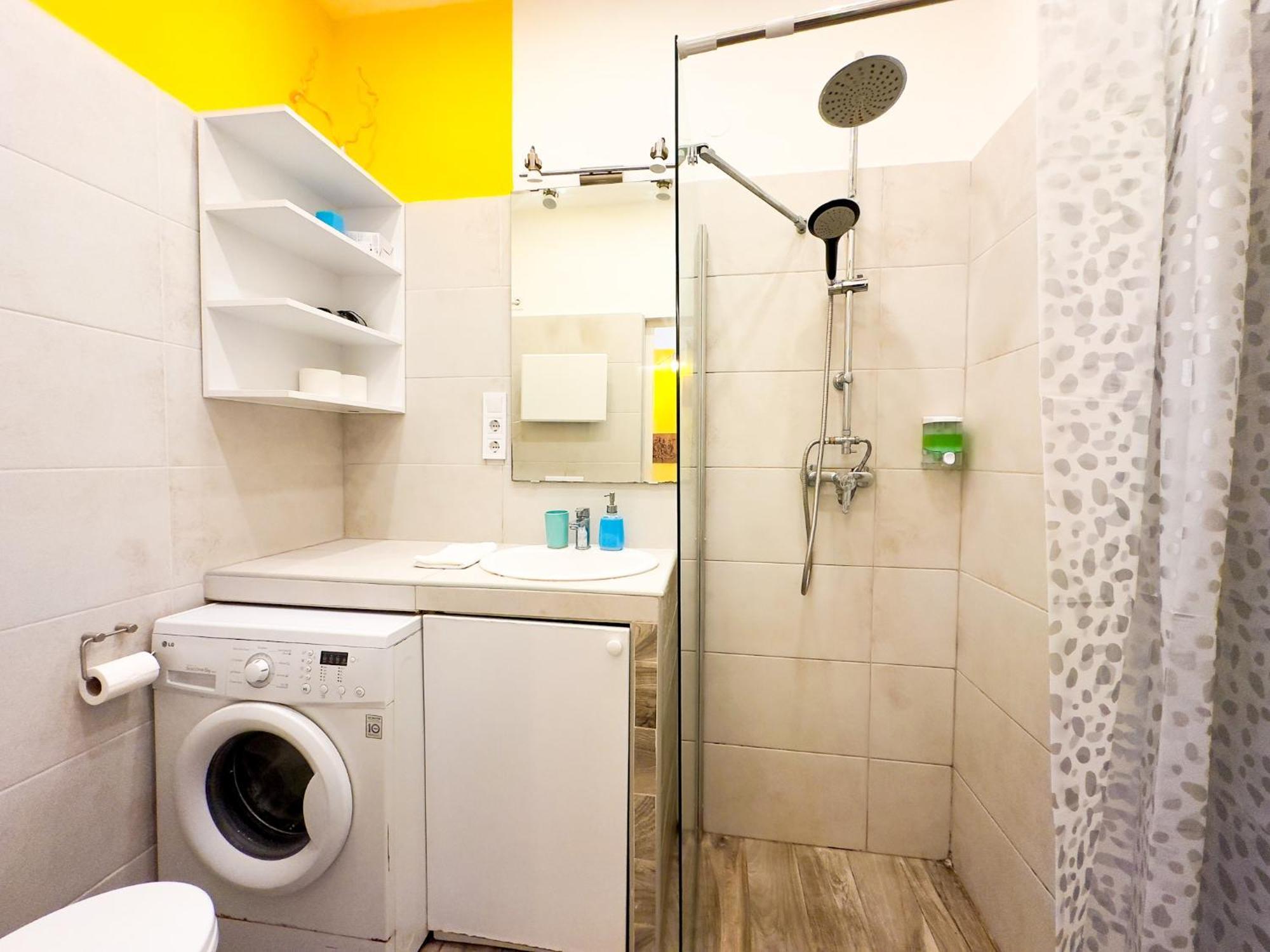 Apartment Spacious Buda Air Conditioning